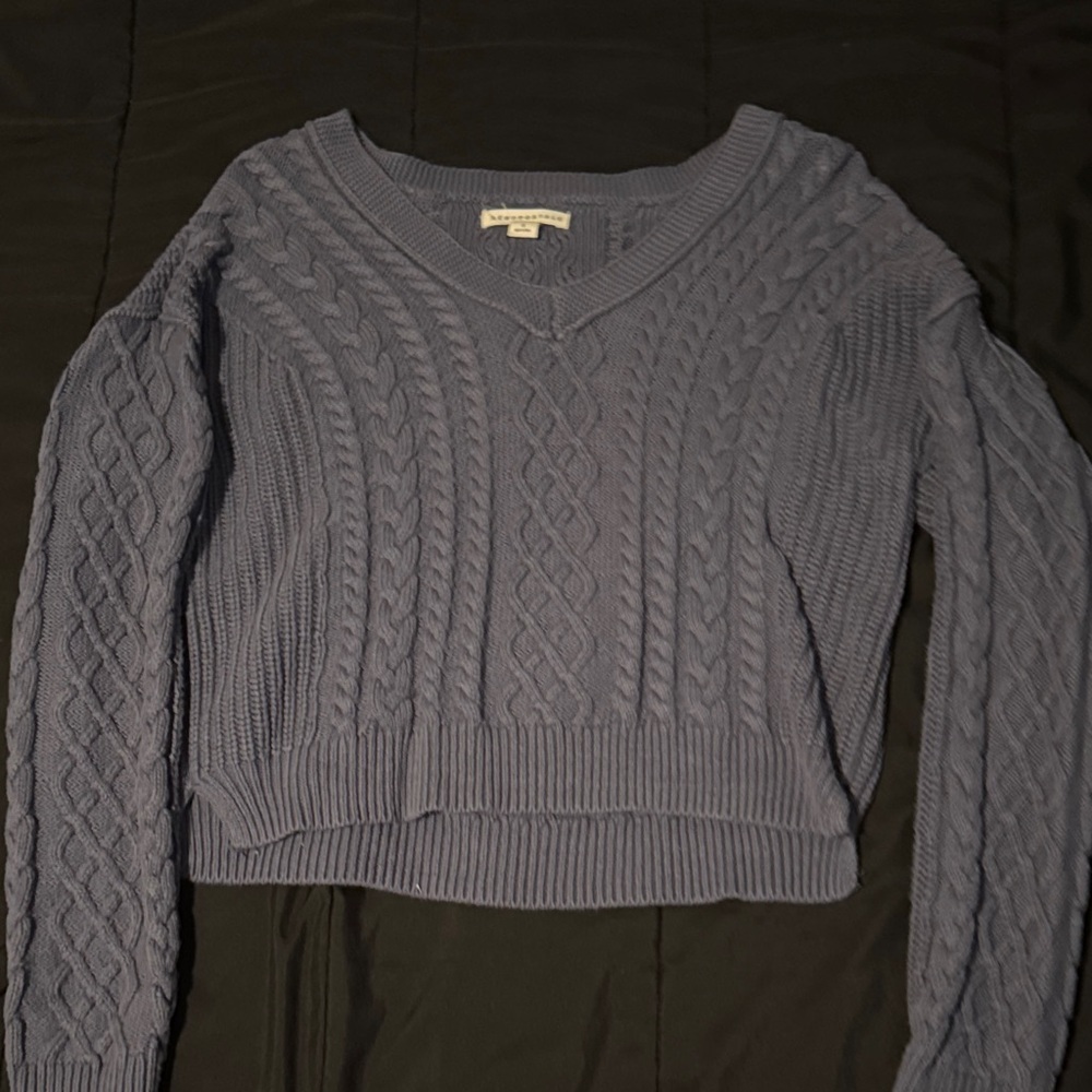 Aeropostale V-Neck cropped Cable Knit Sweater in Blue